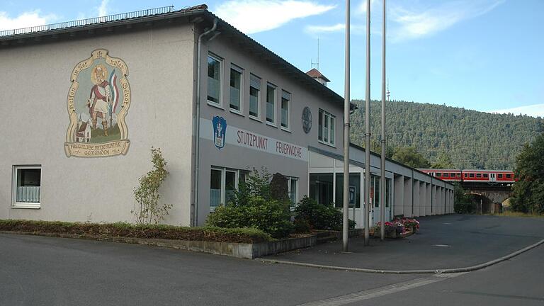 Im Gebäude der Stützpunktfeuerwehr in Gemünden müssen Elektroarbeiten durchgeführt werden, um die Gebäudeleittechnik zu modernisieren (Archivbild). Im Gebäude der Stützpunktfeuerwehr in Gemünden müssen Elektroarbeiten durchgeführt werden, um die Gebäudeleittechnik zu modernisieren (Archivbild).
