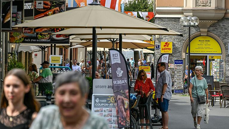 Die Innenstadt von Bad Kissingen entwickelt sich positiv: Im Vergleich zu 2020 konnten die Gewerbesteuereinnahmen um 89 Prozent auf über 15,6 Millionen gesteigert werden. Die Innenstadt von Bad Kissingen entwickelt sich positiv: Im Vergleich zu 2020 konnten die Gewerbesteuereinnahmen um 89 Prozent auf über 15,6 Millionen gesteigert werden.