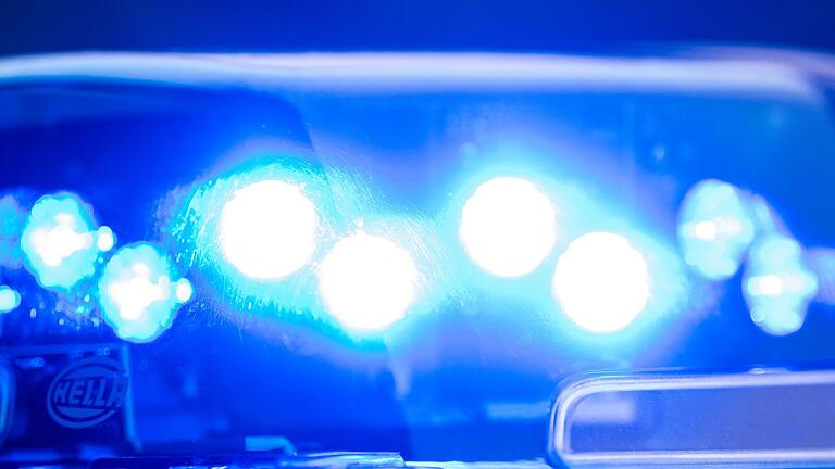 Polizei       -  Die Polizei sperrte den Bereich um den Fundort ab. (Symbolbild)