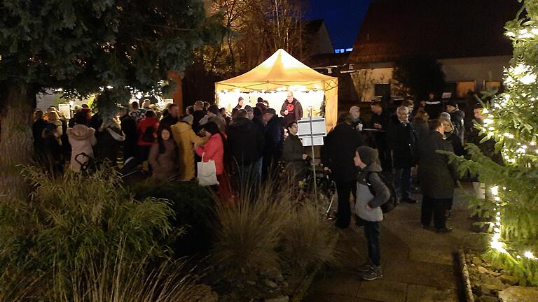 Weihnachtsmarkt im Museumshof in Euerdorf.