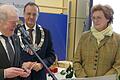 Pfarrer Johannes Messerer bedankte sich bei Bürgermeisterr Ludwig Nätscher für die gemeindliche Ehrung und bei Monika Hohlmeier, die als Überraschungsgast die Laudatio übernahm.