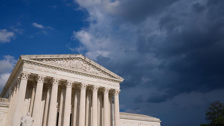 Supreme Court: Keine Abschiebungen nach Kriegsgesetz - US-Präsident Trump hatte das Oberste US-Gericht eingeschaltet. (Archivbild) Supreme Court: Keine Abschiebungen nach Kriegsgesetz - US-Präsident Trump hatte das Oberste US-Gericht eingeschaltet. (Archivbild)