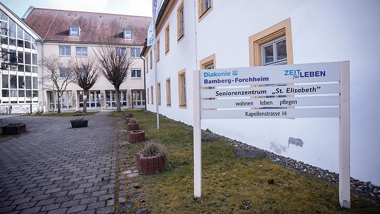 Das Seniorenheim St. Elisabeth in Ebern gerät wegen eines Personalausfalls offenbar an seine Grenzen. Das Seniorenheim St. Elisabeth in Ebern gerät wegen eines Personalausfalls offenbar an seine Grenzen.