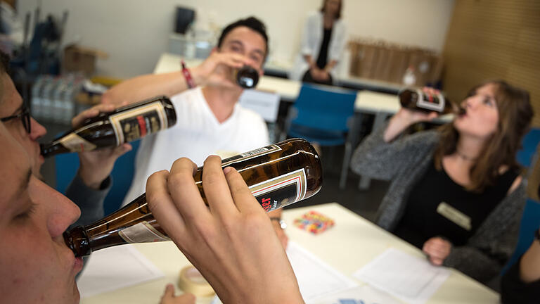 Trinken für die Wissenschaft       -  Bier an der Universität (Symbolbild)