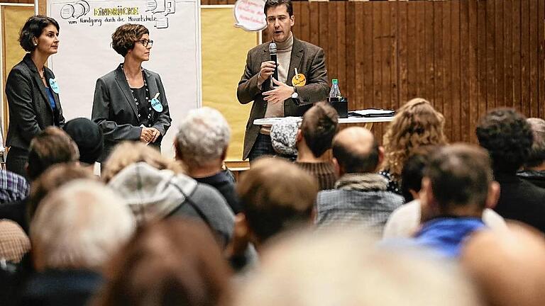 Zahlreiche Ideen: Viele Besucher des Bürgerdialogs über die Mozartschule machten sich für eine soziale und kulturelle Nutzung der ehemaligen Schule stark. Übereinstimmend war der Wunsch nach einer öffentlichen Toilette.