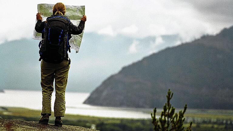 Abitur und dann? Der G8-Abschluss lässt viele junge Menschen unentschlossen zurück. Beliebt ist dann eine Work-and-Travel-Auszeit (arbeiten und reisen).