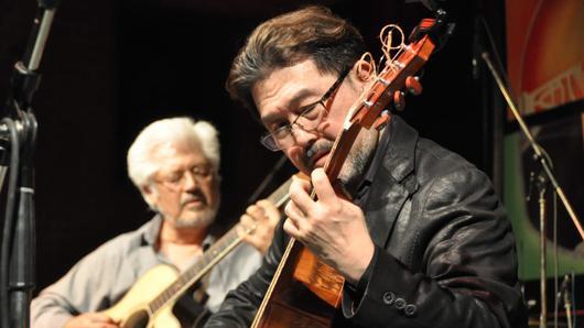 5. Guitar Masters Reichenberg mit Larry Coryell (USA), Adam Rafferty (USA), Kazumi Watanabe (Japan), Gianluca Persichetti Trio (Italien) und Ramesh Shotham (Indien). Hier: Larry Coryell (links) und Kazumi Watanabe.