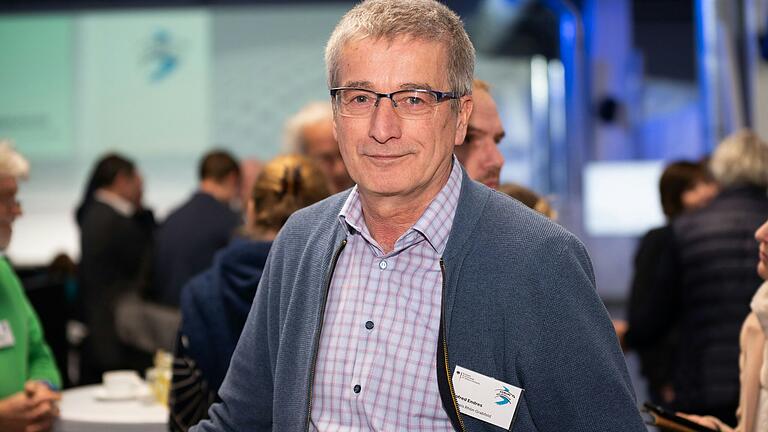 Manfred Endres, Leiter der Bau- und Umweltabteilung am Landratsamt Rhön-Grabfeld, erwartete sich vor allem den fachlichen Austausch bei der Würzburger Veranstaltung. Manfred Endres, Leiter der Bau- und Umweltabteilung am Landratsamt Rhön-Grabfeld, erwartete sich vor allem den fachlichen Austausch bei der Würzburger Veranstaltung.