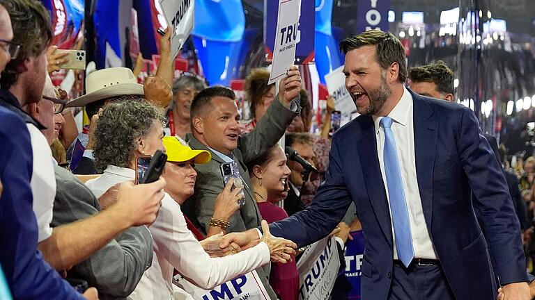 Wahlkampf in den USA - Parteitag der Republikaner - Die Wahl des „running mate” gestaltete Trump wie eine Art TV-Show. Wahlkampf in den USA - Parteitag der Republikaner - Die Wahl des „running mate” gestaltete Trump wie eine Art TV-Show.