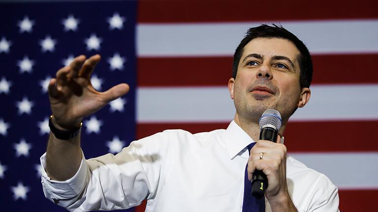 Pete Buttigieg - Buttigieg hat 2020 als Bewerber um die Präsidentschaftskandidatur der Demokraten für Furore gesorgt. Pete Buttigieg - Buttigieg hat 2020 als Bewerber um die Präsidentschaftskandidatur der Demokraten für Furore gesorgt.