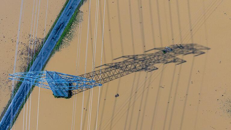 Hochwasser in Österreich       -  In Österreich entspannt sich die Hochwasser-Lage nur langsam.