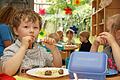 Von den 67 Kindern im Euerdorfer Kindergarten nehmen 61 das Abgebot des warmen Mittagessens an. Foto: Arkadius Guzy       -  Von den 67 Kindern im Euerdorfer Kindergarten nehmen 61 das Abgebot des warmen Mittagessens an. Foto: Arkadius Guzy