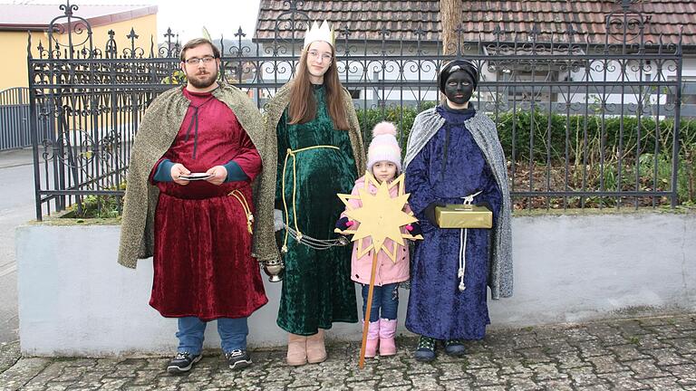 Die Zeubelrieder Sternsinger (von links): Robert Mark, Lilly Schimmer, Frida Lutz und Leo Schimmer.