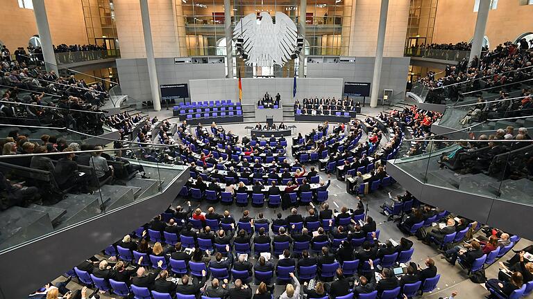 Der Deutsche Bundestag ist mit aktuell 709 Abgeordneten groß wie nie.&nbsp;