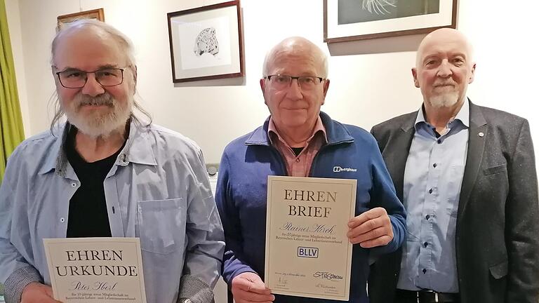 Ehrungen beim BLLV (von links) Peter Iberl, Rainer Kirch sowie 2. Vorsitzender Wolfgang Wittmann       -  Ehrungen beim BLLV (von links) Peter Iberl, Rainer Kirch sowie 2. Vorsitzender Wolfgang Wittmann