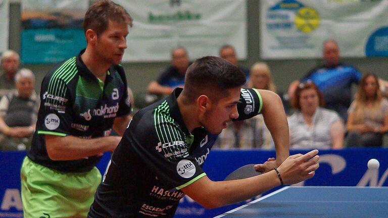 Bastian Steger (links) und Martin Allegro besiegelten mit ihrem Sieg im Schlussdoppel den 3:2-Auswärtssieg des TSV Bad Königshofen bei den TTF Ochsenhausen.