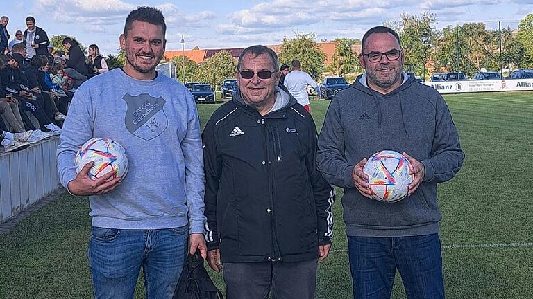 Das Foto zeigt Uwe Hirsch (1. Vorstand SpVgg Gülchsheim), Helmut Wittiger (Vereinsehrenamtsbeauftragter Kreis Würzburg) und Klaus Rock (Ehrenamtsbeauftragter SpVgg Gülchsheim). Das Foto zeigt Uwe Hirsch (1. Vorstand SpVgg Gülchsheim), Helmut Wittiger (Vereinsehrenamtsbeauftragter Kreis Würzburg) und Klaus Rock (Ehrenamtsbeauftragter SpVgg Gülchsheim).