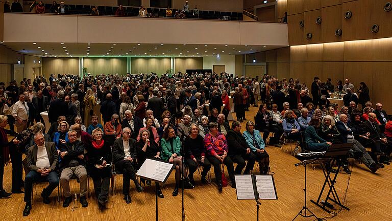 Rund 550 Gäste besuchten den Neujahrsempfang der Stadt Bad Neustadt in der Stadthalle. Rund 550 Gäste besuchten den Neujahrsempfang der Stadt Bad Neustadt in der Stadthalle.