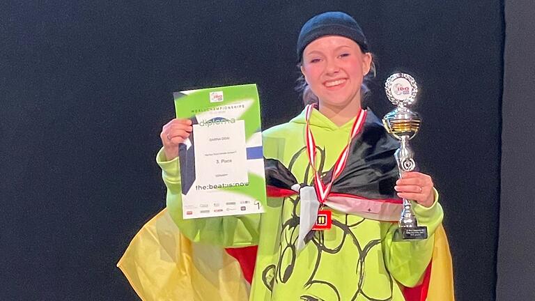 Darina Ogai von 'Das Tanzhaus' belegte bei der  IDO Hip Hop-Weltmeisterschaft in Graz den 3. Platz. An diesem Wochenende richtet ihre Tanzschule in Bad Neustadt den&nbsp;TAF Deutschland Cup Hip Hop aus.