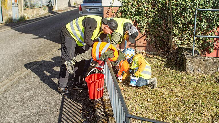 Die Helfenden zeigten vollen Einsatz im Kampf gegen den Müll.