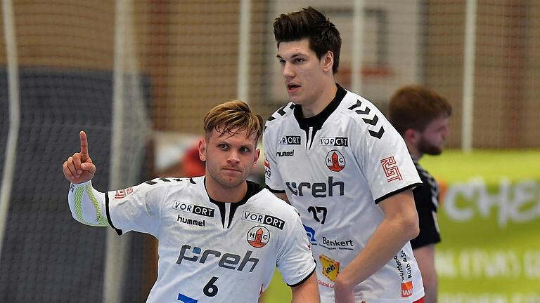 Maximilian Schmitt (links), heute Spielertrainer beim TSV Lohr, und Konstantin Singwald, nunmehr Rückraumspieler bei der SG Regensburg, spielten bis 2019 gemeinsam für den HSC Bad Neustadt. Das Archivbild mit beiden stammt aus dem Mai 2018.