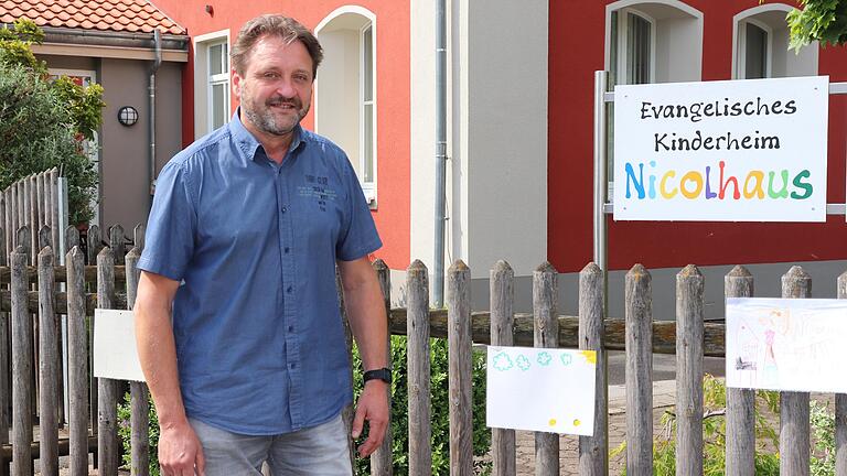 Gregor Koob ist der neue Heimleiter des Kinderheims Nicolhaus in Willmars. Er hat die Stelle im Januar 2020 übernommen. Gregor Koob ist der neue Heimleiter des Kinderheims Nicolhaus in Willmars. Er hat die Stelle im Januar 2020 übernommen.