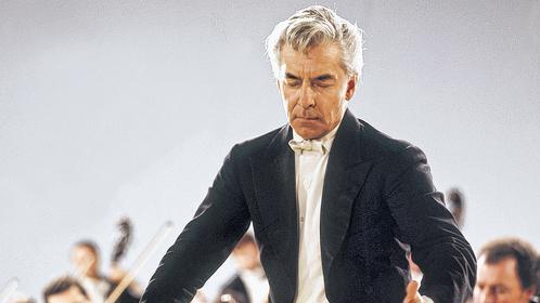 Ausdrucksstark: Herbert von Karajan setzte auf die bildmächtige Wirksamkeit seiner Auftritte.