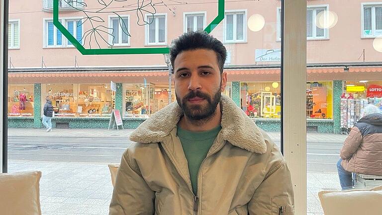 Feras Alhamad lebt seit zehn Jahren in Würzburg und ist Vater eines Dreijährigen. Er selbst saß in einem Gefängnis in Damaskus, ehe nach Deutschland flüchtete. Feras Alhamad lebt seit zehn Jahren in Würzburg und ist Vater eines Dreijährigen. Er selbst saß in einem Gefängnis in Damaskus, ehe nach Deutschland flüchtete.