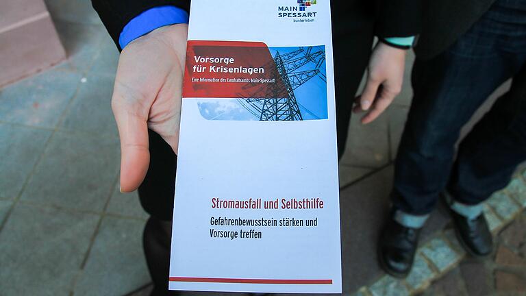 Der Flyer 'Vorsorge für Krisenlagen' des Landratsamtes Main-Spessart.