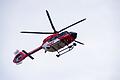 Rettungshubschrauber - Symbolbild       -  Ein Rettungshubschrauber brachte die Radfahrerin mit schwersten Verletzungen ins Krankenhaus. (Symbolbild)