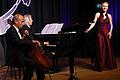 Weihnachtliche Stimmung im Bürgersaal des Karlstadter Rathauses beim Kammerkonzert mit Johann-Sebastian Sommer (Cello), Bernhard Wünsch (Klavier) und Eilika Wünsch (Sopran).
