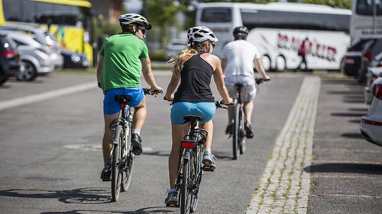 Viele Tagestouristen nutzen die Anreise mit dem Bus, um den Landkreis Haßberge auf zwei Rädern zu durchstreifen. Viele Tagestouristen nutzen die Anreise mit dem Bus, um den Landkreis Haßberge auf zwei Rädern zu durchstreifen. 