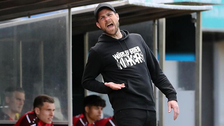 Trainer Marco Wildersinn (FC Würzburger Kickers) hofft auf einen Sieg seiner Mannschaft gegen den FC Bayern München II.