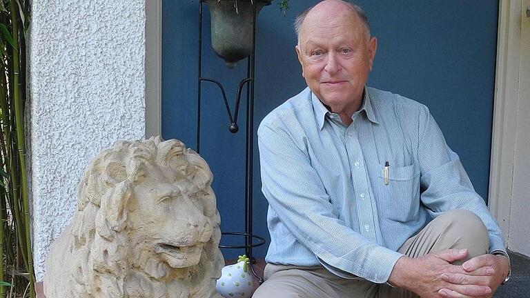 Zwei Geburtstagskinder: Ex-Landtagspräsident Johann Böhm feiert 80. Geburtstag. Der bayerische Löwe wird 30. Den erhielt Böhm damals von Bürgermeistern zu seinem Fünfzigsten. Zwei Geburtstagskinder: Ex-Landtagspräsident Johann Böhm feiert 80. Geburtstag. Der bayerische Löwe wird 30. Den erhielt Böhm damals von Bürgermeistern zu seinem Fünfzigsten.