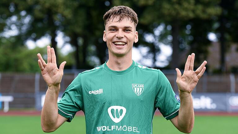 Die Doppelbelastung aus Beruf und Regionalliga-Fußball war letztlich zu groß: Julius Landeck hat – auch aus sportlichen Gründen – um eine Vertragsauflösung beim FC 05 Schweinfurt gebeten. Die Doppelbelastung aus Beruf und Regionalliga-Fußball war letztlich zu groß: Julius Landeck hat – auch aus sportlichen Gründen – um eine Vertragsauflösung beim FC 05 Schweinfurt gebeten.