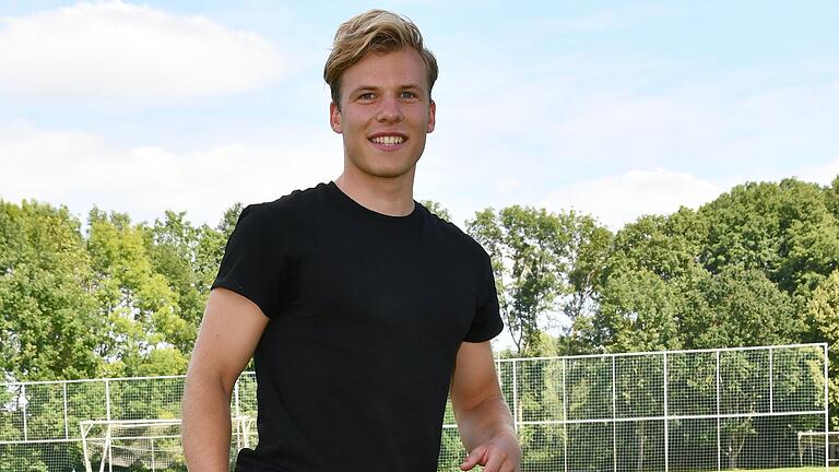Jannik Binder (im Bild) und der TSV Großbardorf müssen an die jüngsten Leistungen anknüpfen, um dem Tabellenzweiten FC Eintracht Bamberg ein Bein stellen zu können. Jannik Binder (im Bild) und der TSV Großbardorf müssen an die jüngsten Leistungen anknüpfen, um dem Tabellenzweiten FC Eintracht Bamberg ein Bein stellen zu können.