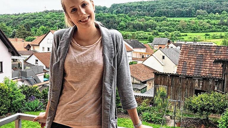 Noch ist Daniela Bauer entspannt auf der Terrasse ihres Elternhauses in Aschfeld. Wenn die Main-Topmodel-Kandidatin dann aber am 4. Juni in Kitzingen auf dem Stadtfest auf der Bühne stehen wird, &bdquo;werd ich dann doch etwas bibbern&ldquo;, sagt sie.