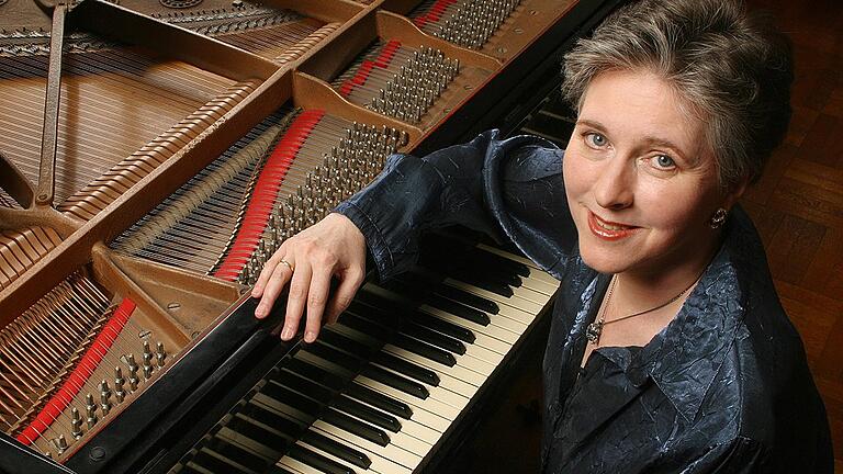 Janina Fialkowska, Pianistin: &bdquo;Ich habe mal einen Abguss von Chopins Händen gesehen. Sie sind genau wie meine.&rdquo;