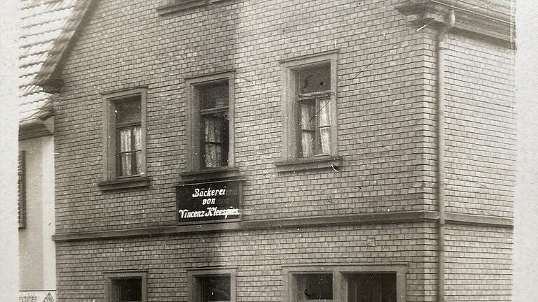 Die Bäckerei Kleespies in Burgsinn um 1920, damals geführt von Urgroßvater Vinzenz.