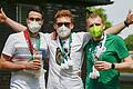 Ob mit oder ohne Maske - es sind wieder Zuschauer zugelassen auf den bayerischen Fußball-Plätzen. Wie viele und unter welchen Bedingungen, wird über die Saison von der Corona-Entwicklung abhängen. Aktuell sind es bis zu 1500 Fans.
