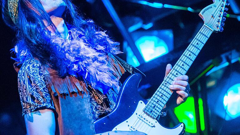 Der neue Jimi Hendrix ist ein Römer. Fulvio Feliciano hat sein Vorbild ganz genau studiert. Der neue Jimi Hendrix ist ein Römer. Fulvio Feliciano hat sein Vorbild ganz genau studiert.