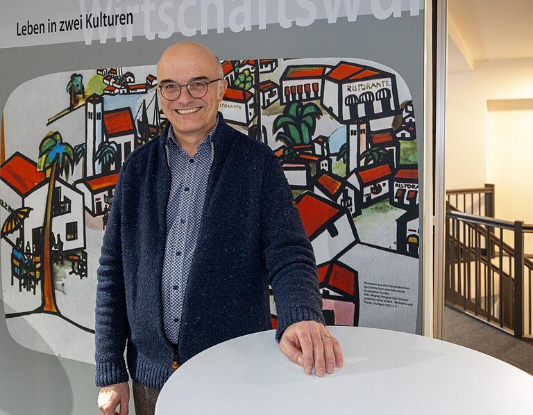 Stefan Andritschke, Vorsitzender des Bürgervereins Ebern, freut sich über die Fertigstellung der 'Ebern-Galerie'. Die erste Ausstellung ist aktuell in Vorbereitung. Stefan Andritschke, Vorsitzender des Bürgervereins Ebern, freut sich über die Fertigstellung der 'Ebern-Galerie'. Die erste Ausstellung ist aktuell in Vorbereitung.