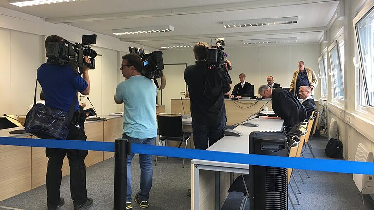 Am vierten Verhandlungstag im Prozess in Aschaffenburg ist das Urteil gefallen. Am vierten Verhandlungstag im Prozess in Aschaffenburg ist das Urteil gefallen.
