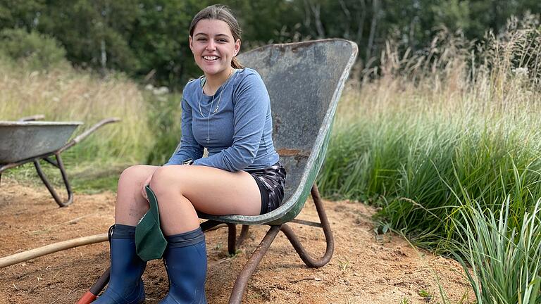 Die Schülerin Karli Ackermann findet die Rhön sehr schön. Anders als in ihrer Heimat Südafrika bekommt man hier allerdings keine Wildtiere am Tag zu Gesicht.