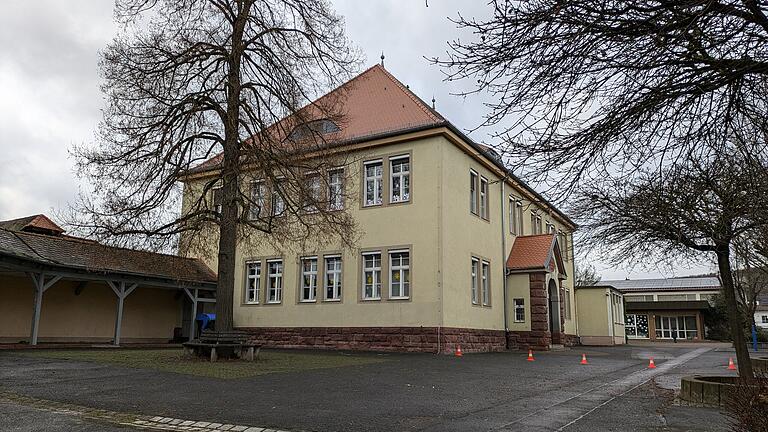 Der Neubau der Henneberg-Grundschule bestimmt den städtischen Haushalt der kommenden Jahre. - Der Neubau der Henneberg-Grundschule bestimmt den städtischen Haushalt der kommenden Jahre. Der Neubau der Henneberg-Grundschule bestimmt den städtischen Haushalt der kommenden Jahre. - Der Neubau der Henneberg-Grundschule bestimmt den städtischen Haushalt der kommenden Jahre.