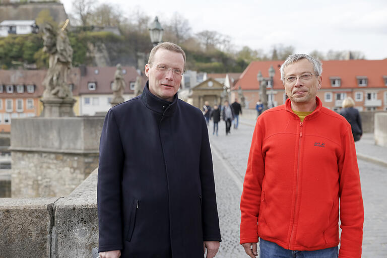 Die Fachleute vor Ort: Knut Wolfram (links), Leiter der Brückenbauabteilung beim staatlichen Bauamt und Martin Memmel, Sachgebietsleiter Überwachung und Unterhalt von Bauwerken. Die Fachleute vor Ort: Knut Wolfram (links), Leiter der Brückenbauabteilung beim staatlichen Bauamt und Martin Memmel, Sachgebietsleiter Überwachung und Unterhalt von Bauwerken.
