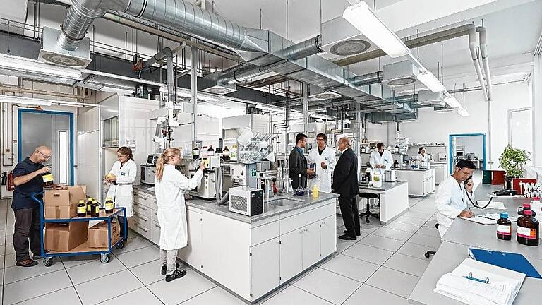 SKZ Technologiezentrum       -  Entwickler in Sachen Kunststoff: Im Technikum entwickeln die Mitarbeiter des SKZ neue Verfahren und Anwendungen.