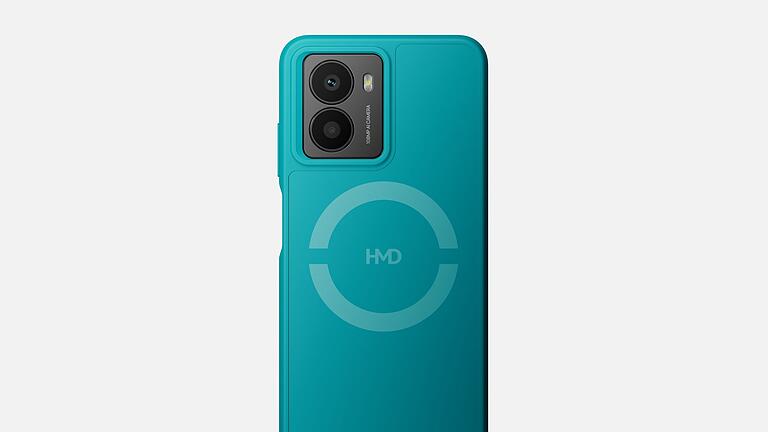 Modulares HMD Fusion       -  Das &bdquo;Wireless Charging Outfit&rdquo; erweitert das Fusion um eine kabellose Ladefunktion.