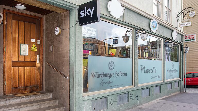 Die Pinocchio Sportsbar in der Bahnhofstraße 5 in Würzburg zeigt alle deutschen Spiele der WM. Die Pinocchio Sportsbar in der Bahnhofstraße 5 in Würzburg zeigt alle deutschen Spiele der WM.