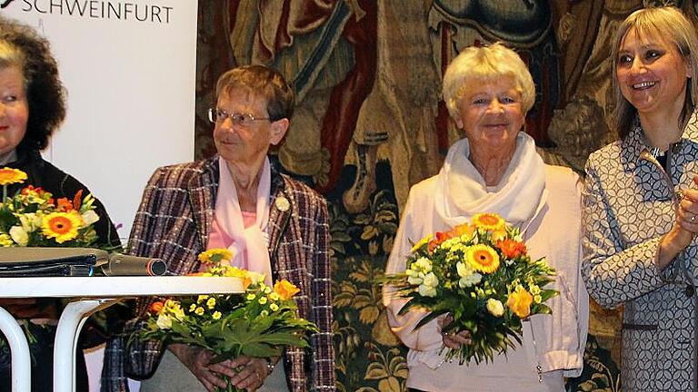 Sie sind Gründungsmitglieder des Schweinfurter Frauenplenums (von links) Li Langen, Ilse Vogel und Rita Schmidt, zusammen mit der Gleichstellungsbeauftragten der Stadt, Heide Wunder. Sie sind Gründungsmitglieder des Schweinfurter Frauenplenums (von links) Li Langen, Ilse Vogel und Rita Schmidt, zusammen mit der Gleichstellungsbeauftragten der Stadt, Heide Wunder.